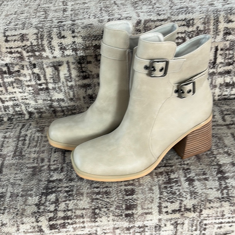 Chic Beige Ankle Boots with Buckle Detail
